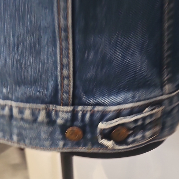 Vintage Levi’s Denim Trucker Jacket • Made in USA • 80s/90s Y2K - Picture 15 of 15